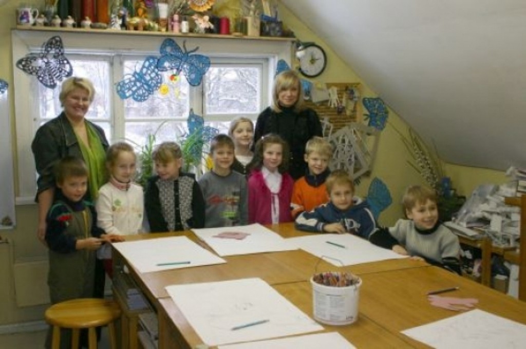 Prezidenta kundze mākslas skolā Daigas Soloveiko klasē.
Autors: Sarmīte Ozola