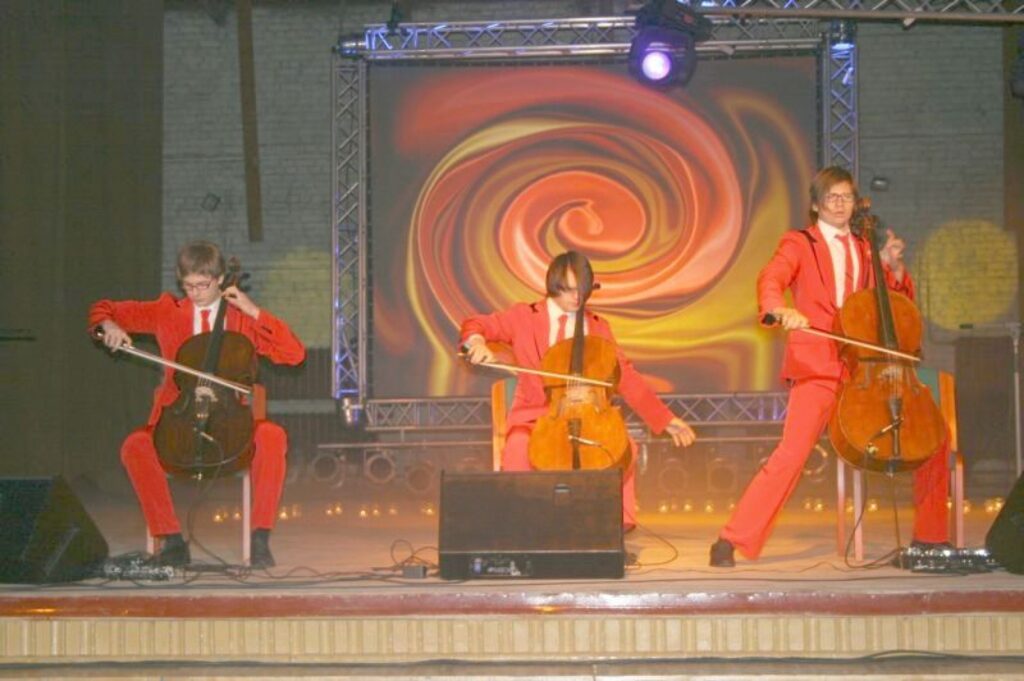 Nenoliedzami svētku pasākuma kulminācija bija čello trio “Melo M” karstasinīgais un dramatiskais sniegums.
Autors: Inga Karpova