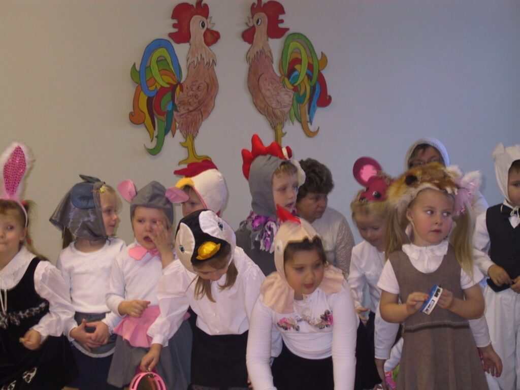 Svētkiem bērni gatavojās kopā ar vecākiem, kuri bija sarūpējuši skaistas un krāšņas maskas un bērnudārza pedagogiem, kuri bērniem pastāstīja par to, kas tad īsti ir Mārtiņdiena.
Autors: Santa Sinka