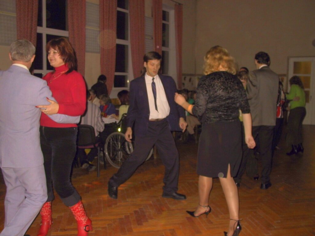 Vislustīgākie dejotāji bija sociālās aprūpes centra „Valka” iemītnieki un darbinieki
Autors: Santa Sinka