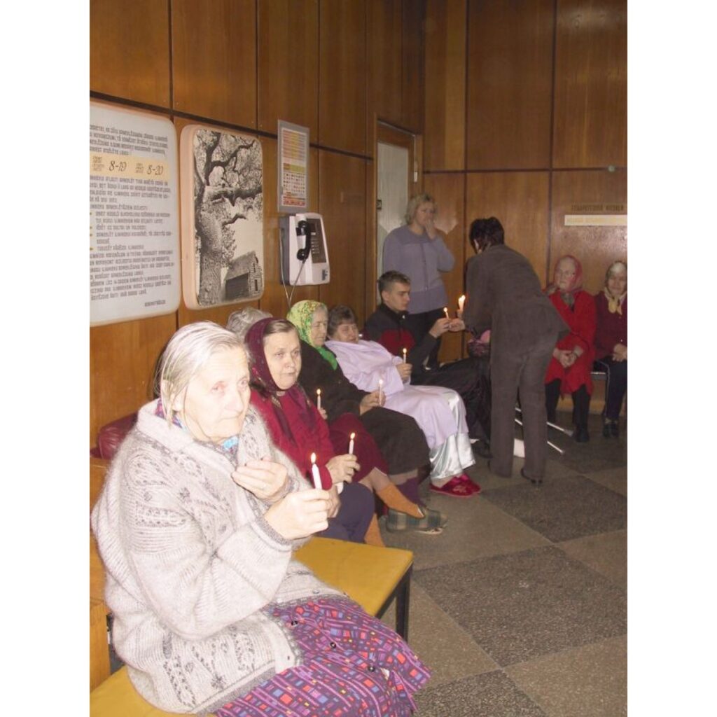 Vairākus gadus Latvijas Sarkanā Krusta Smiltenes nodaļa sadarbībā ar pilsētas sociālajiem darbiniekiem organizē Ziemassvētku koncertu SIA “Sarkanā Krusta Smiltenes slimnīca” pacientiem, kuriem iespējams šie svētki būs jāpavada medicīnas...
Autors: Santa Sinka