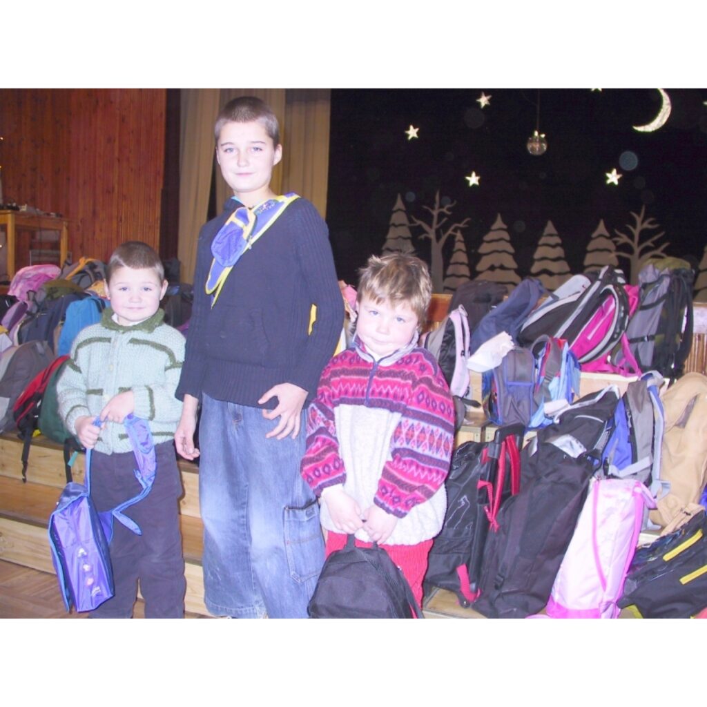 Šodien Smiltenē gandrīz 200 bērnu no deviņiem rajona pagastiem un Valkas pilsētas saņēma dāvanas no Zviedrijas labdarības organizācijas “Emmaus Gryttby”.
Autors: Sandra Pētersone