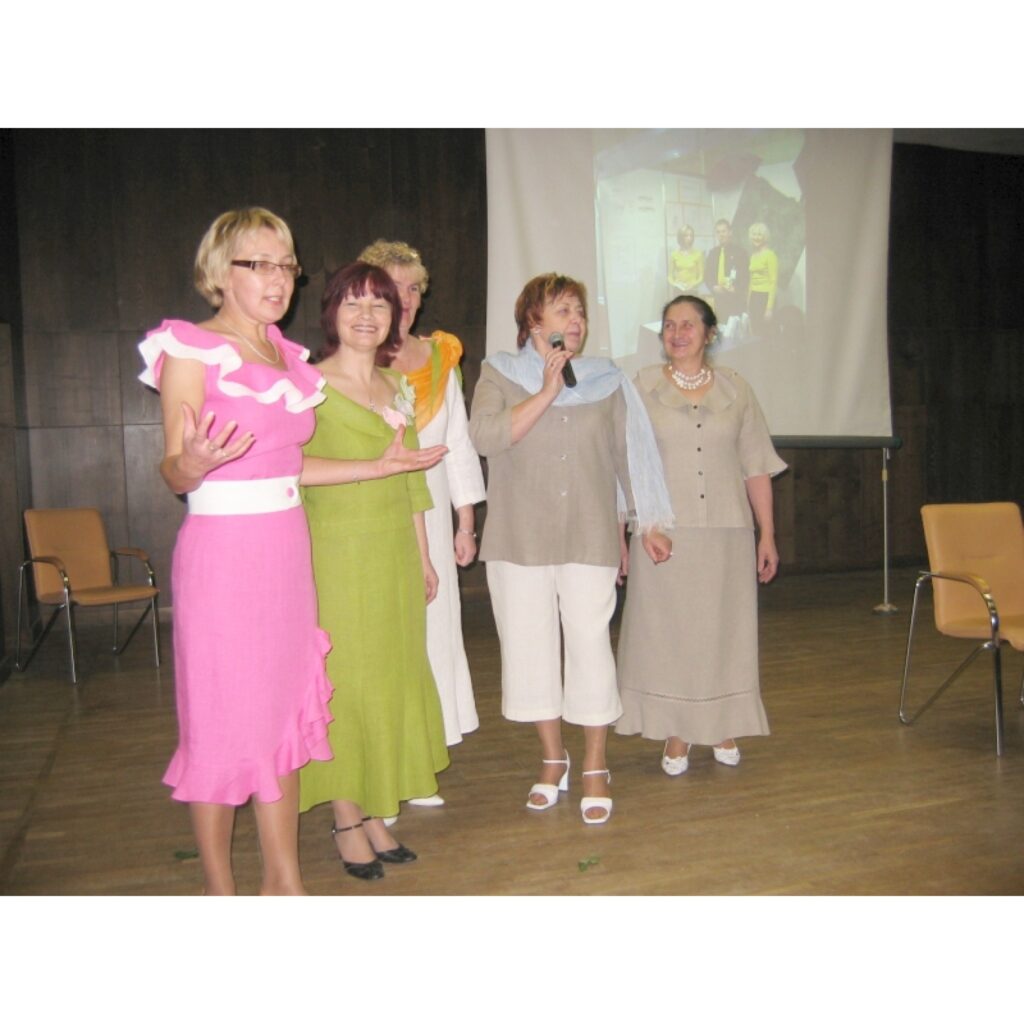 Novembra beigās Rīgā, Zemkopības ministrijā, norisinājās Latvijas lauku sieviešu apvienības rīkotā konference, kurā piedalījās un uzstājās arī Valkas rajona pārstāvji.