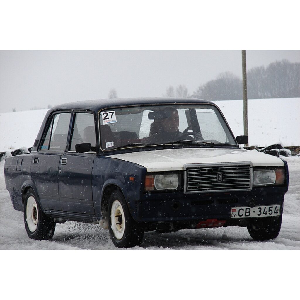 Šodien Smiltenes sporta un atpūtas kompleksa "Teperis" supersprinta trasē norisinājās autosacensību  „Amatieru kauss 2009” 6. posms. Sacensības kārtējo reizi spēja pulcēt arvien jaunus dalībniekus no tuvākām un tālākām vietām. Trijās...
Autors: Santa Sinka