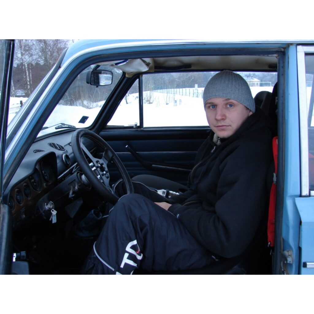 Šodien Smiltenes sporta un atpūtas kompleksa "Teperis" supersprinta trasē norisinājās autosacensību  „Amatieru kauss 2009” 6. posms. Sacensības kārtējo reizi spēja pulcēt arvien jaunus dalībniekus no tuvākām un tālākām vietām. Trijās...
Autors: Santa Sinka