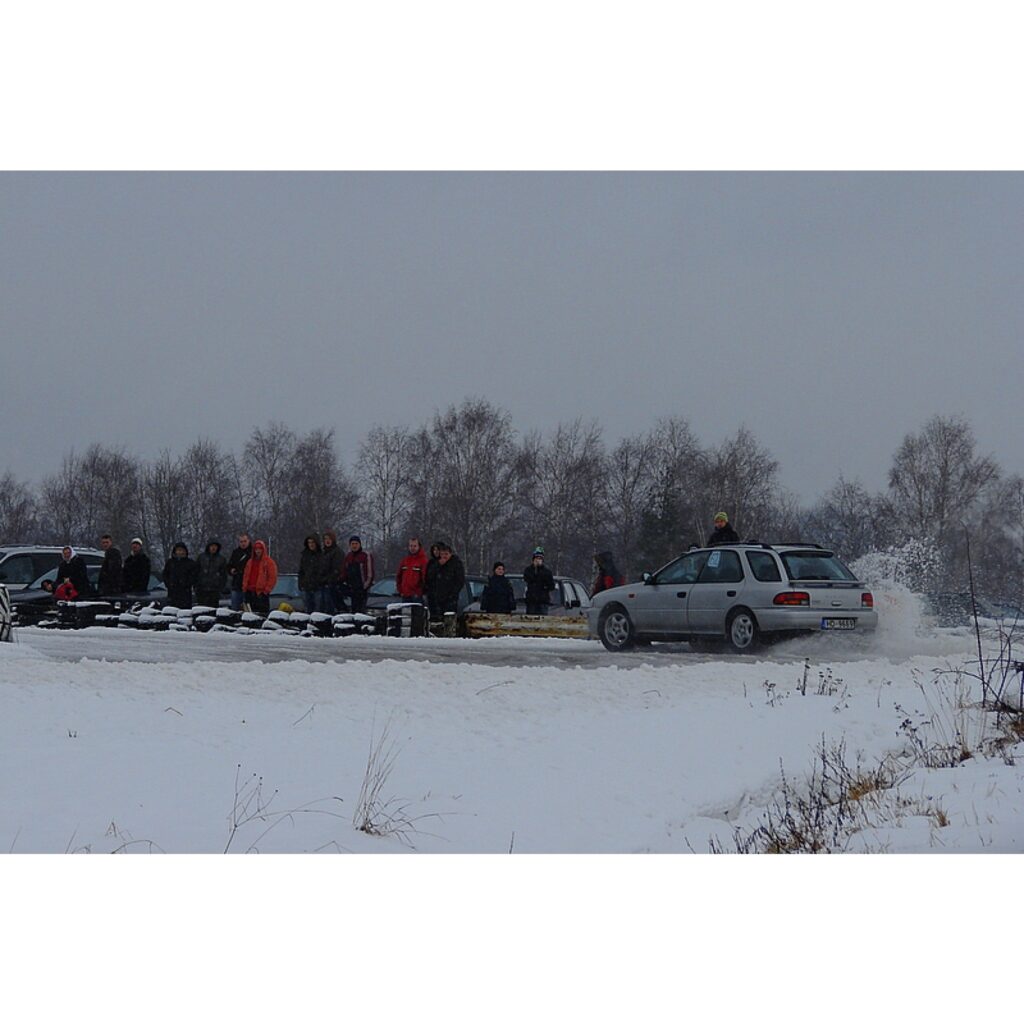 Šodien Smiltenes sporta un atpūtas kompleksa "Teperis" supersprinta trasē norisinājās autosacensību  „Amatieru kauss 2009” 6. posms. Sacensības kārtējo reizi spēja pulcēt arvien jaunus dalībniekus no tuvākām un tālākām vietām. Trijās...
Autors: Santa Sinka