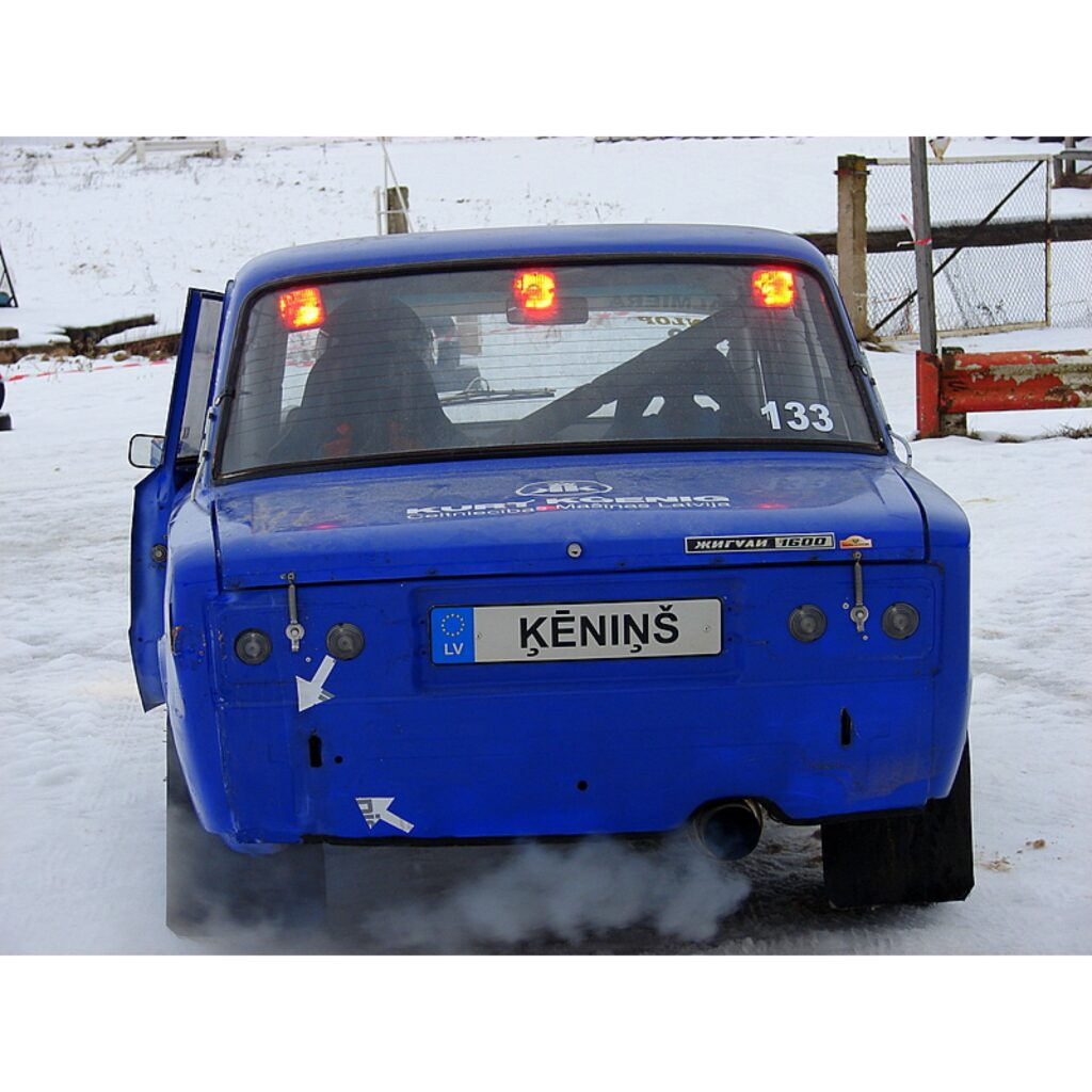„Žiguļu kauss 2009” 4. posms norisinājās Smiltenē sporta un atpūtas kompleksā „Teperis”. Uz starta lielajā trasē devās 30 pasākuma dalībnieki – desmit brīvajā klasē, 11 standarta un astoņi jauniešu klasē, kā arī VIP braucējs. Katra klasē...
Autors: Santa Sinka
