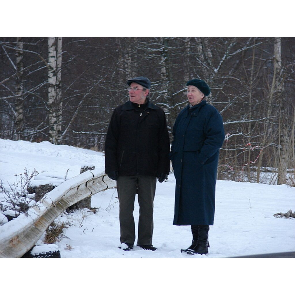 Šodien „Amatieru kausā 2009” sacentās 43 dalībnieki
Visas dienas garumā „Tepera” trasē, Smiltenē norisinājās „Amatieru kausa” 5. posms, kurā dalībnieki startēja ar visdažādāko marku automašīnām. Nav svarīgi, vai tev ir „Moskvičs” vai...
Autors: Santa Sinka
