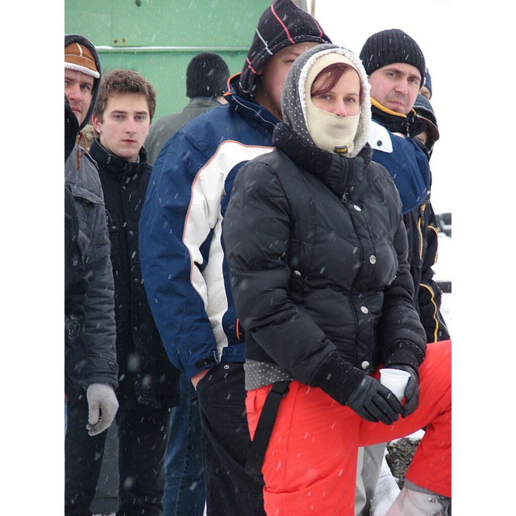 Šodien „Amatieru kausā 2009” sacentās 43 dalībnieki
Visas dienas garumā „Tepera” trasē, Smiltenē norisinājās „Amatieru kausa” 5. posms, kurā dalībnieki startēja ar visdažādāko marku automašīnām. Nav svarīgi, vai tev ir „Moskvičs” vai...
Autors: Santa Sinka