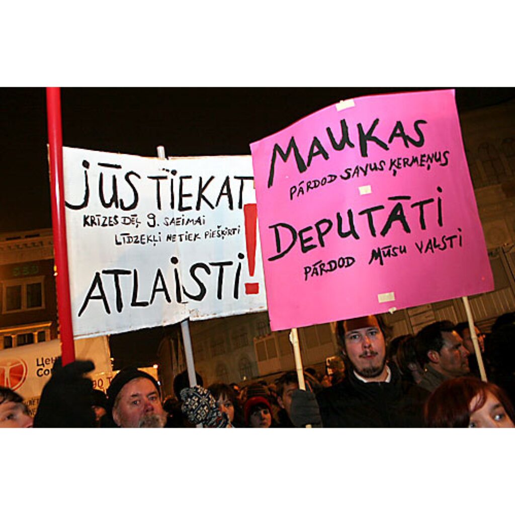 Jau rīt, 14. janvārī, informēsim par protesta akcijas dalībnieku redzēto un dzirdēto pasākuma laikā, kā arī pēc tā. Šobrīd piedāvājam mūsu Zemgales kolēģu sagatavoto fotoreportāžu.