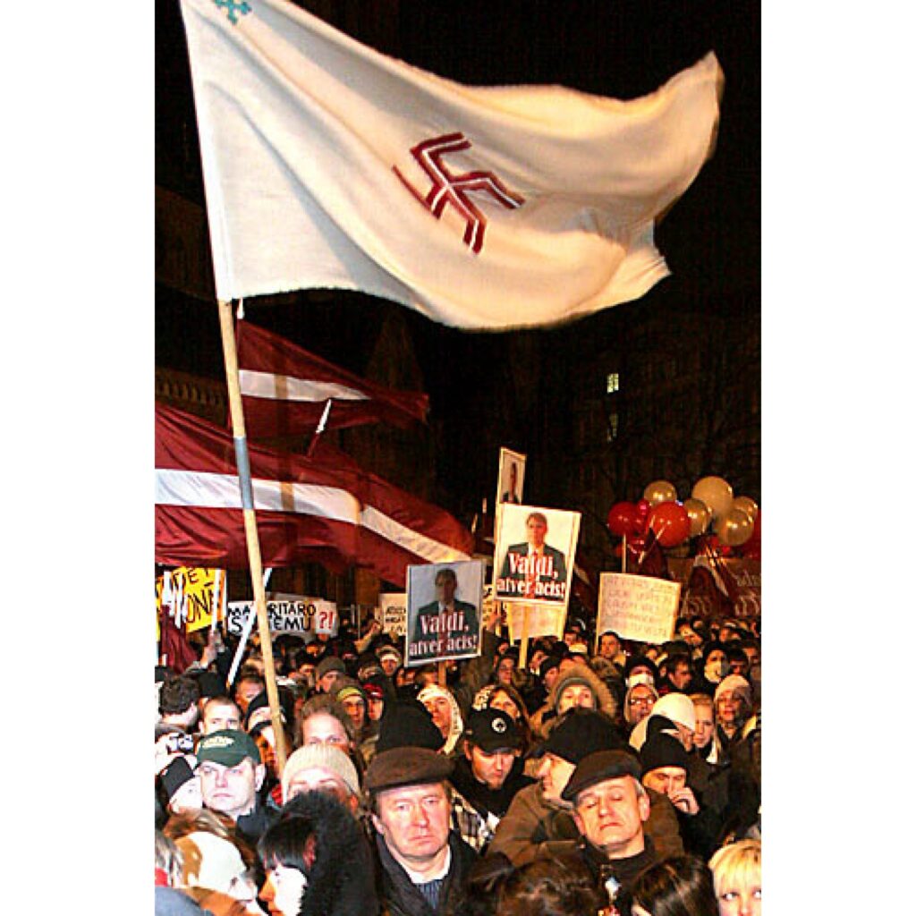 Jau rīt, 14. janvārī, informēsim par protesta akcijas dalībnieku redzēto un dzirdēto pasākuma laikā, kā arī pēc tā. Šobrīd piedāvājam mūsu Zemgales kolēģu sagatavoto fotoreportāžu.