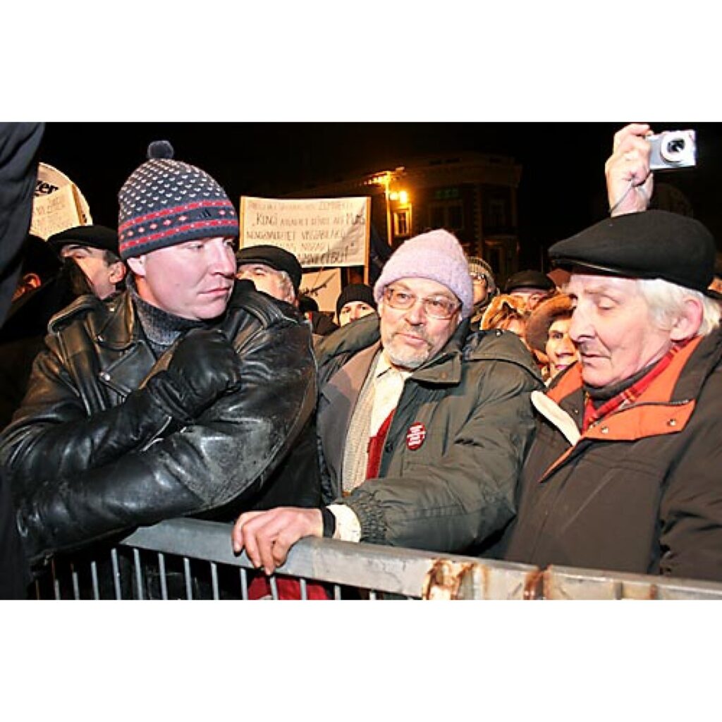 Jau rīt, 14. janvārī, informēsim par protesta akcijas dalībnieku redzēto un dzirdēto pasākuma laikā, kā arī pēc tā. Šobrīd piedāvājam mūsu Zemgales kolēģu sagatavoto fotoreportāžu.