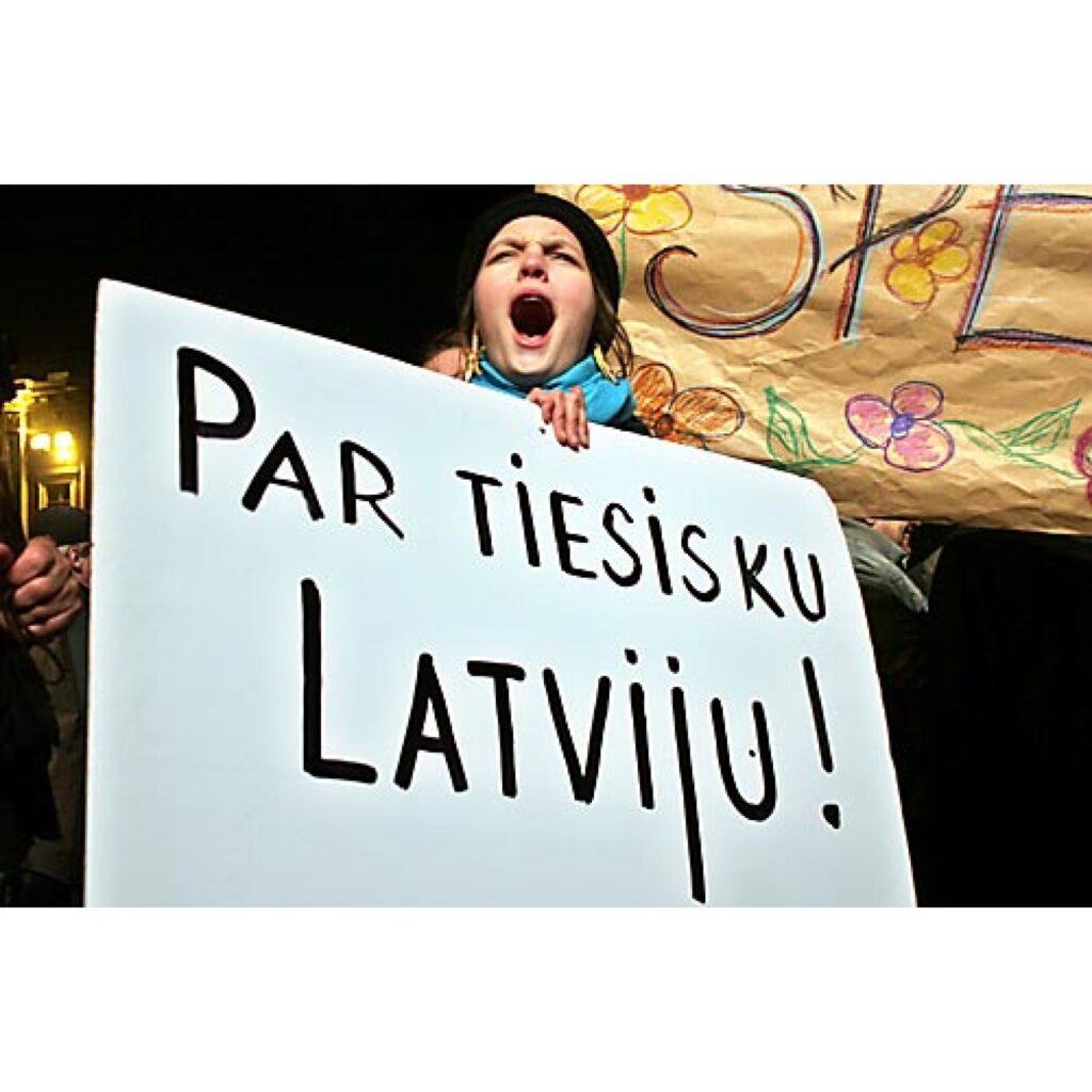 Jau rīt, 14. janvārī, informēsim par protesta akcijas dalībnieku redzēto un dzirdēto pasākuma laikā, kā arī pēc tā. Šobrīd piedāvājam mūsu Zemgales kolēģu sagatavoto fotoreportāžu.