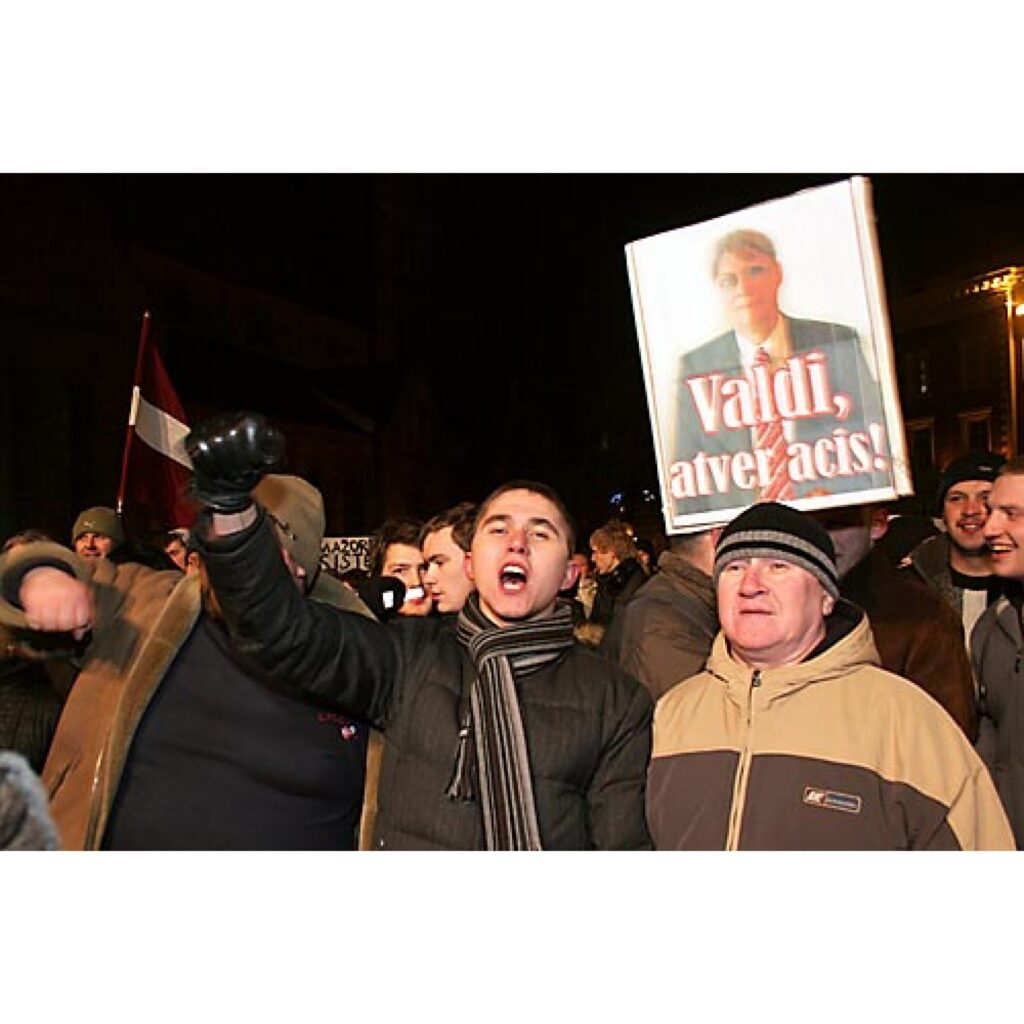 Jau rīt, 14. janvārī, informēsim par protesta akcijas dalībnieku redzēto un dzirdēto pasākuma laikā, kā arī pēc tā. Šobrīd piedāvājam mūsu Zemgales kolēģu sagatavoto fotoreportāžu.