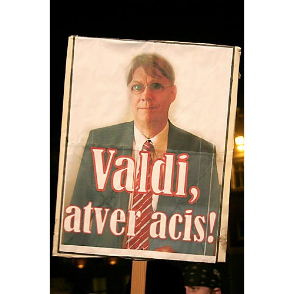 Jau rīt, 14. janvārī, informēsim par protesta akcijas dalībnieku redzēto un dzirdēto pasākuma laikā, kā arī pēc tā. Šobrīd piedāvājam mūsu Zemgales kolēģu sagatavoto fotoreportāžu.