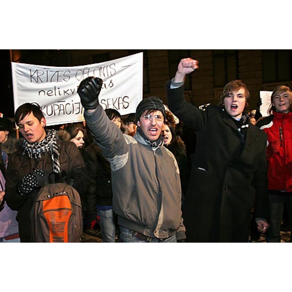 Jau rīt, 14. janvārī, informēsim par protesta akcijas dalībnieku redzēto un dzirdēto pasākuma laikā, kā arī pēc tā. Šobrīd piedāvājam mūsu Zemgales kolēģu sagatavoto fotoreportāžu.