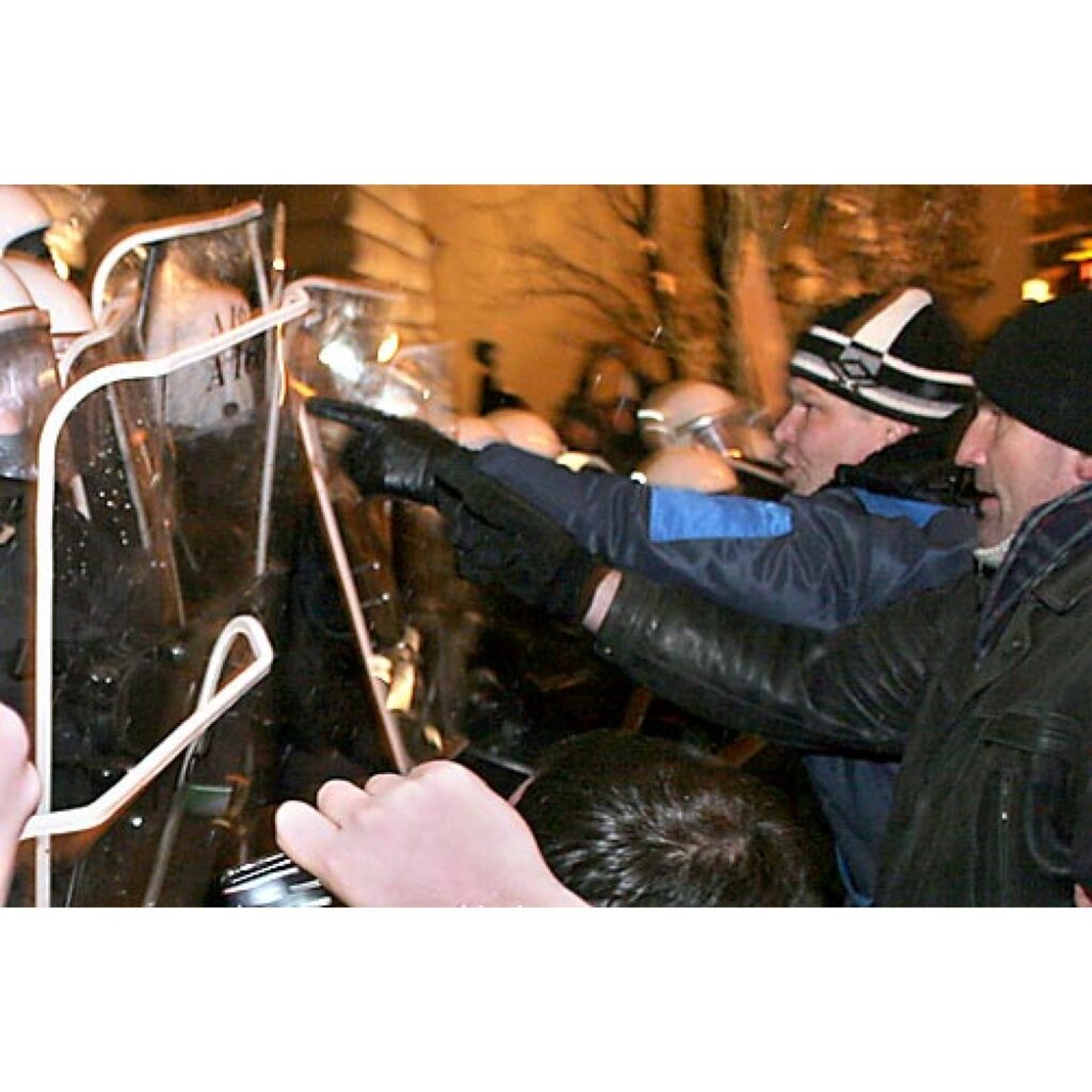 Jau rīt, 14. janvārī, informēsim par protesta akcijas dalībnieku redzēto un dzirdēto pasākuma laikā, kā arī pēc tā. Šobrīd piedāvājam mūsu Zemgales kolēģu sagatavoto fotoreportāžu.