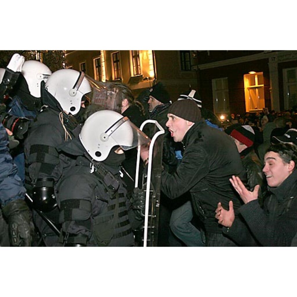 Jau rīt, 14. janvārī, informēsim par protesta akcijas dalībnieku redzēto un dzirdēto pasākuma laikā, kā arī pēc tā. Šobrīd piedāvājam mūsu Zemgales kolēģu sagatavoto fotoreportāžu.