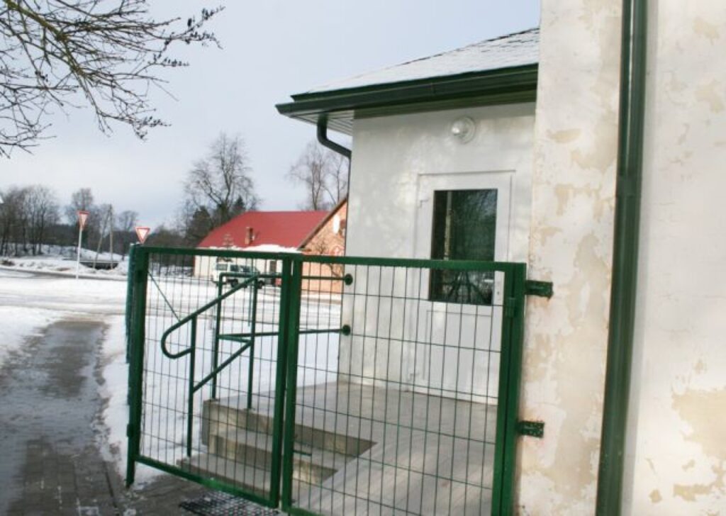 Ēkas piebūvē var glabāt ratiņus.
Autors: Aldis Dubļāns