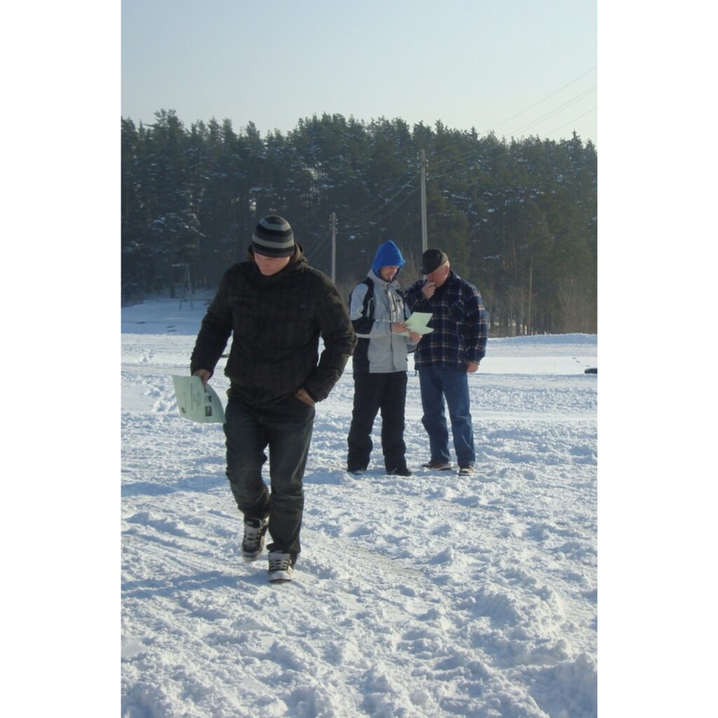 Svētdien Smiltenes supersprinta trasē norisinājās „Amatieru kauss 2009”. Kad sezona tuvojas beigām, amatieriem katrs sacensībās iegūtais vai konkurentam zaudētais punkts ir svarīgs.
Visas dienas garumā uz meistarību, pieredzi un veiksmi...
Autors: Santa Sinka