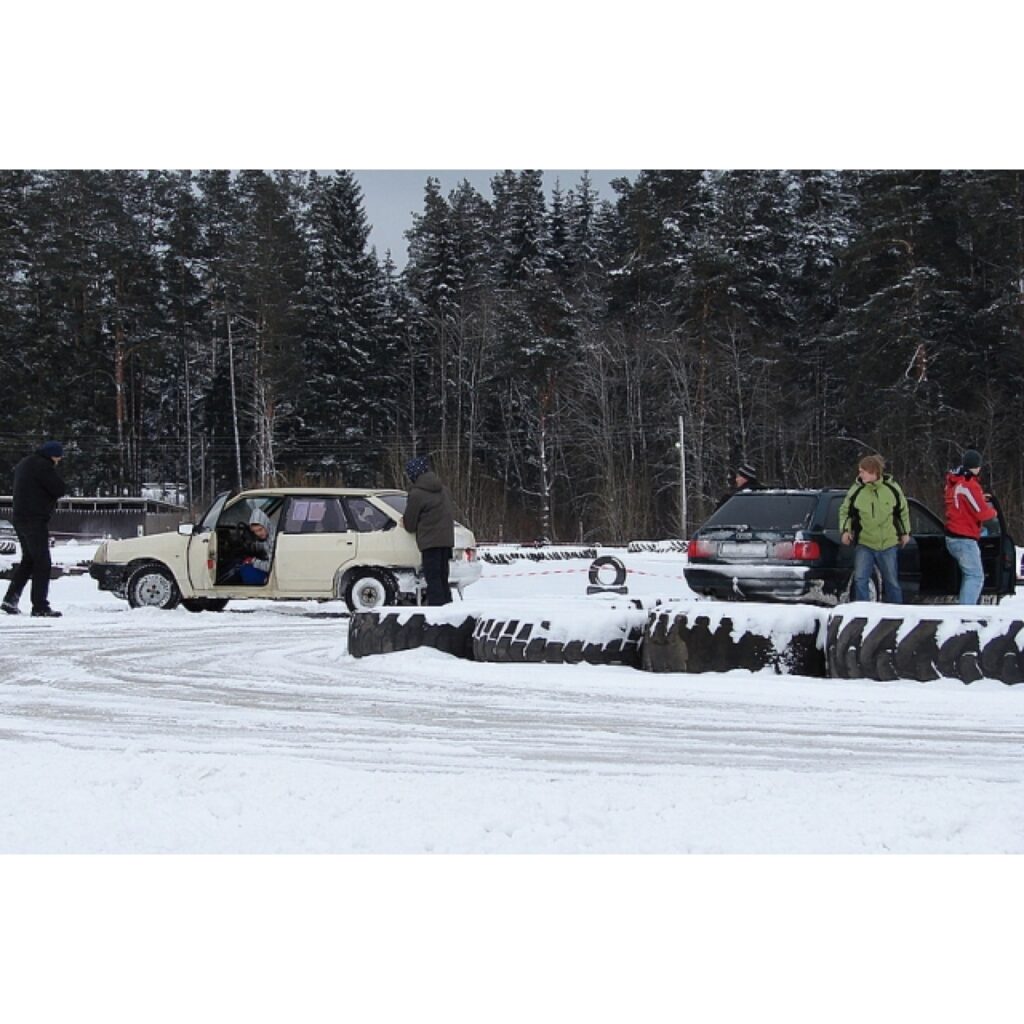 Smiltenes supersprinta trasē norisinājās nu jau sezonas devītais pasākums, kurā pa trijām automašīnu klasēm kopā piedalījās 36 dalībnieki. Atbraukuši no tuvākām un tālākām vietām , lai izbaudītu ziemas priekus trasē. Te daudziem...
Autors: Santa Sinka