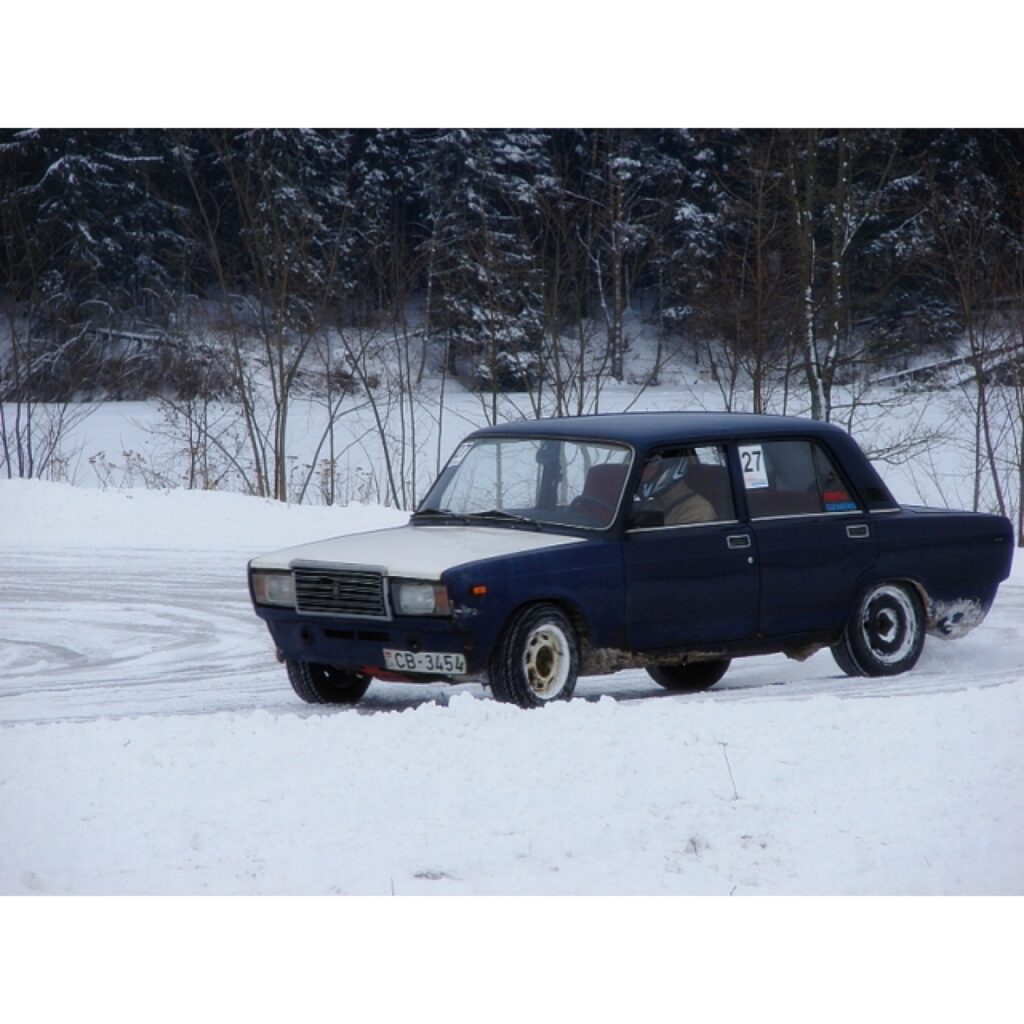 Smiltenes supersprinta trasē norisinājās nu jau sezonas devītais pasākums, kurā pa trijām automašīnu klasēm kopā piedalījās 36 dalībnieki. Atbraukuši no tuvākām un tālākām vietām , lai izbaudītu ziemas priekus trasē. Te daudziem...
Autors: Santa Sinka