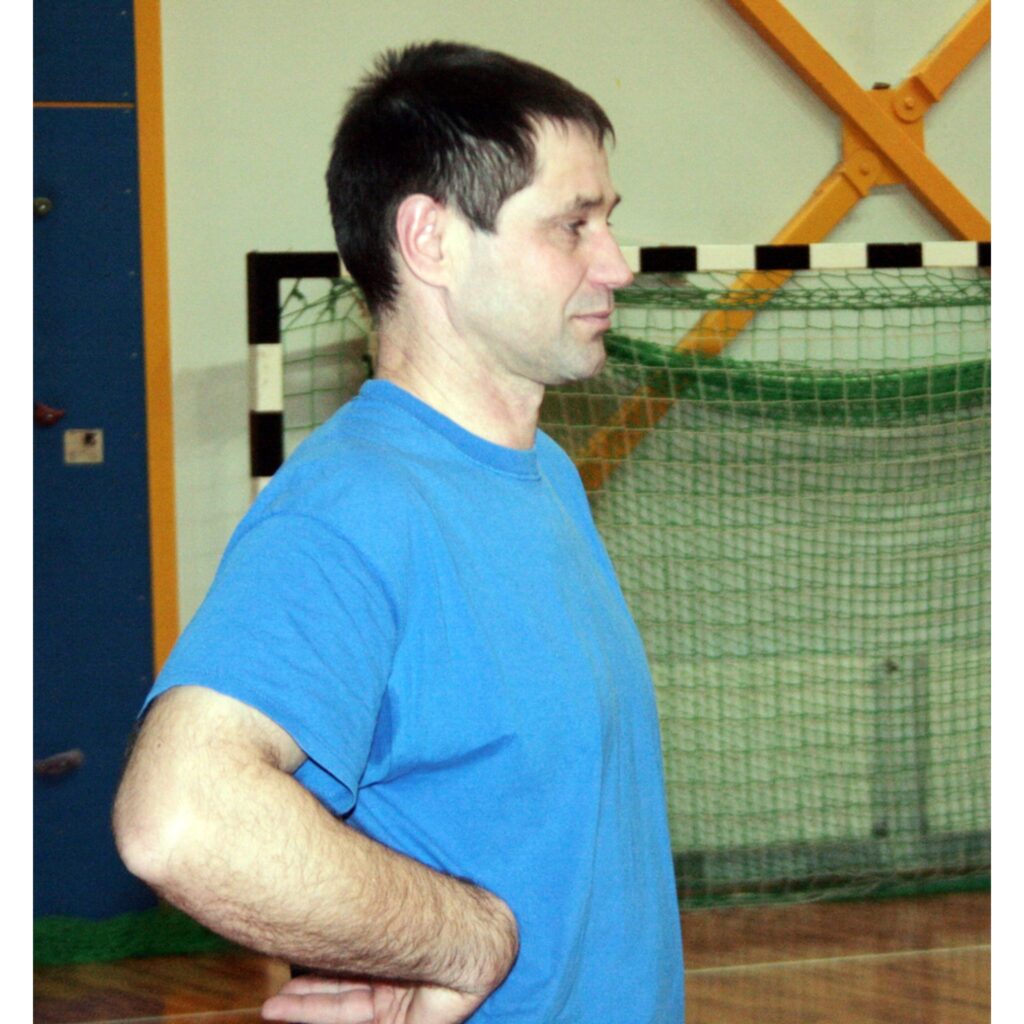 Valkas ģimnāzijas sporta hallē notika pilsētas atklātais čempionāta turnīrs basketbolā. Bija pieteikušās tikai četras komandas, tāpēc organizatori līdzekļu taupības dēļ izlēma, ka stiprākais jānoskaidro viena apļa turnīrā.
1. Bijušie...
Autors: Aldis Dubļāns