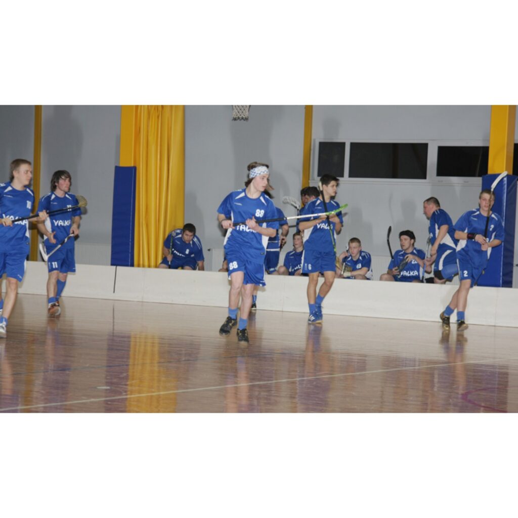 Piektdien Valkas ģimnāzijas sporta hallē nedaudz vairāk kā stundu pirms pusnakts noslēdzās Vidzemes otrās līgas čempionāts florbolā. Pēdējā spēle praktiski neko nemainīja turnīra tabulā. Valcēnieši itin pārliecinoši uzvarēja FK “Kalsnava”,...
Autors: Aldis Dubļāns