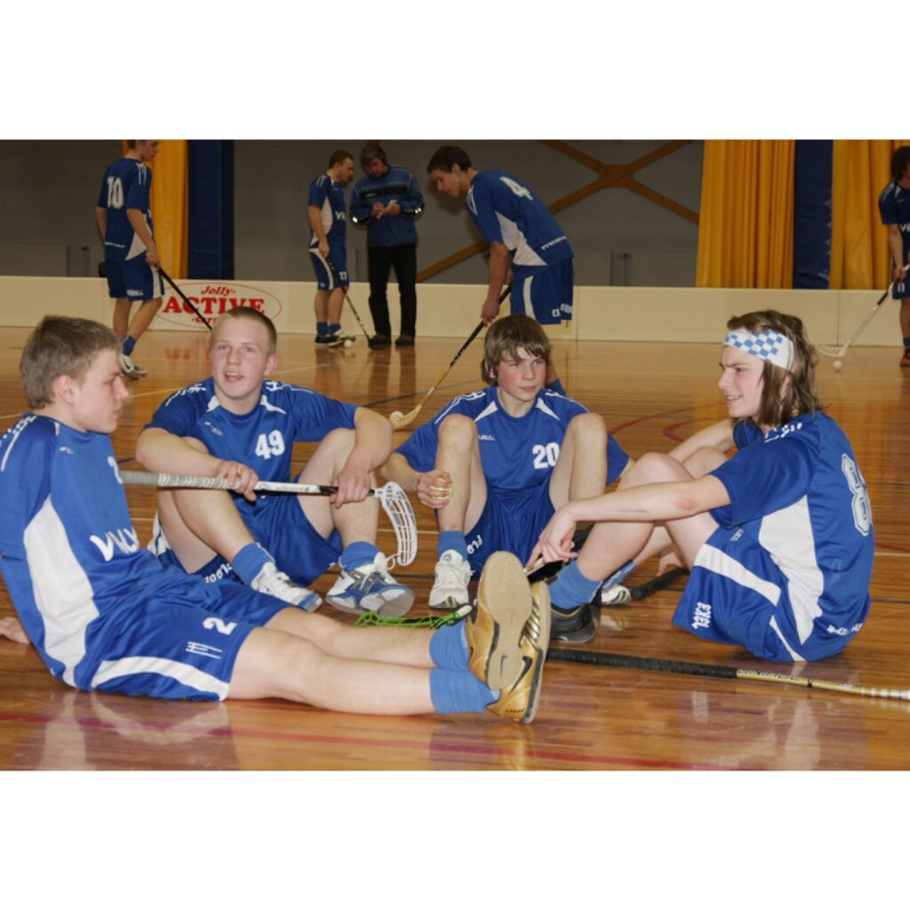 Piektdien Valkas ģimnāzijas sporta hallē nedaudz vairāk kā stundu pirms pusnakts noslēdzās Vidzemes otrās līgas čempionāts florbolā. Pēdējā spēle praktiski neko nemainīja turnīra tabulā. Valcēnieši itin pārliecinoši uzvarēja FK “Kalsnava”,...
Autors: Aldis Dubļāns