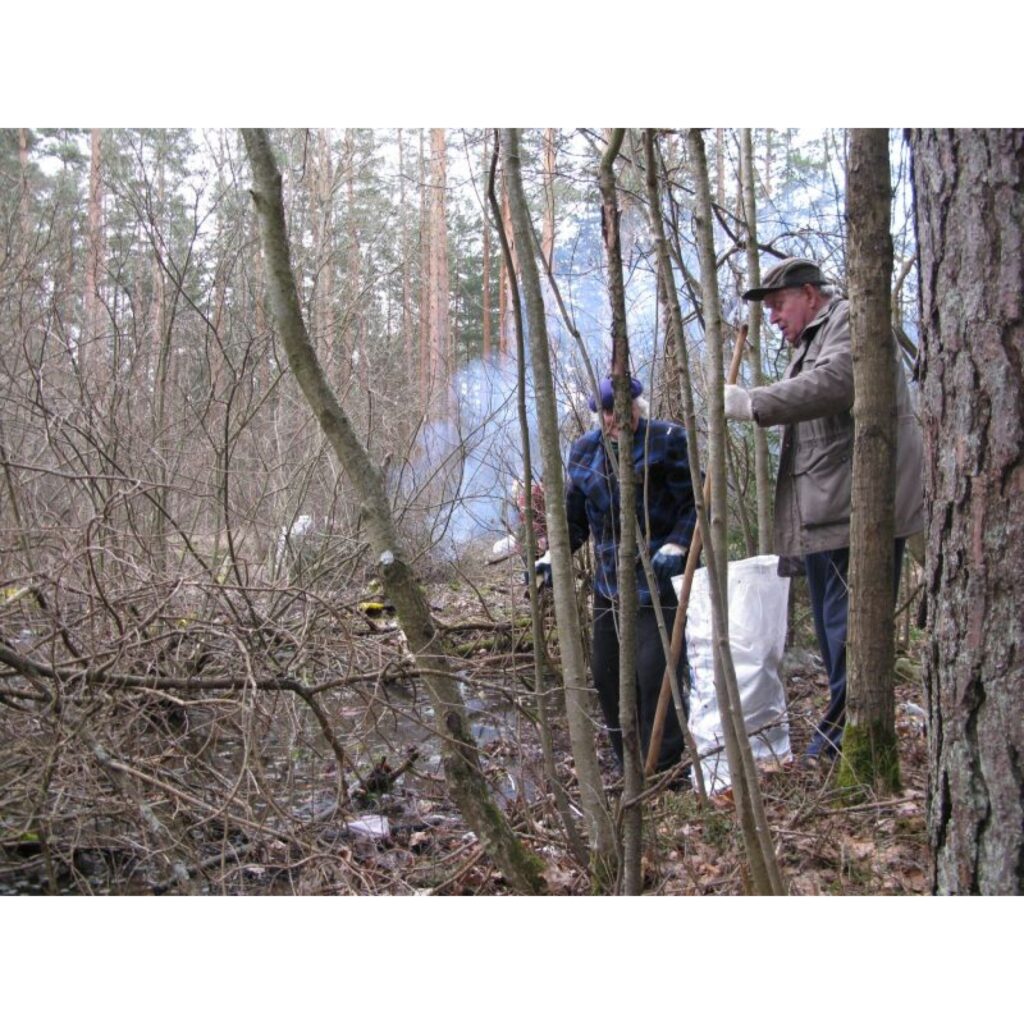 Šodien smiltenieši, spītējot vējam un cīruļputenim, piedalās Lielajā talkā. Talcieniekus un dažus viņu atradumus fotoreportāžā fiksēja arī ziemellatvija.lv.
Autors: Sandra Pētersone