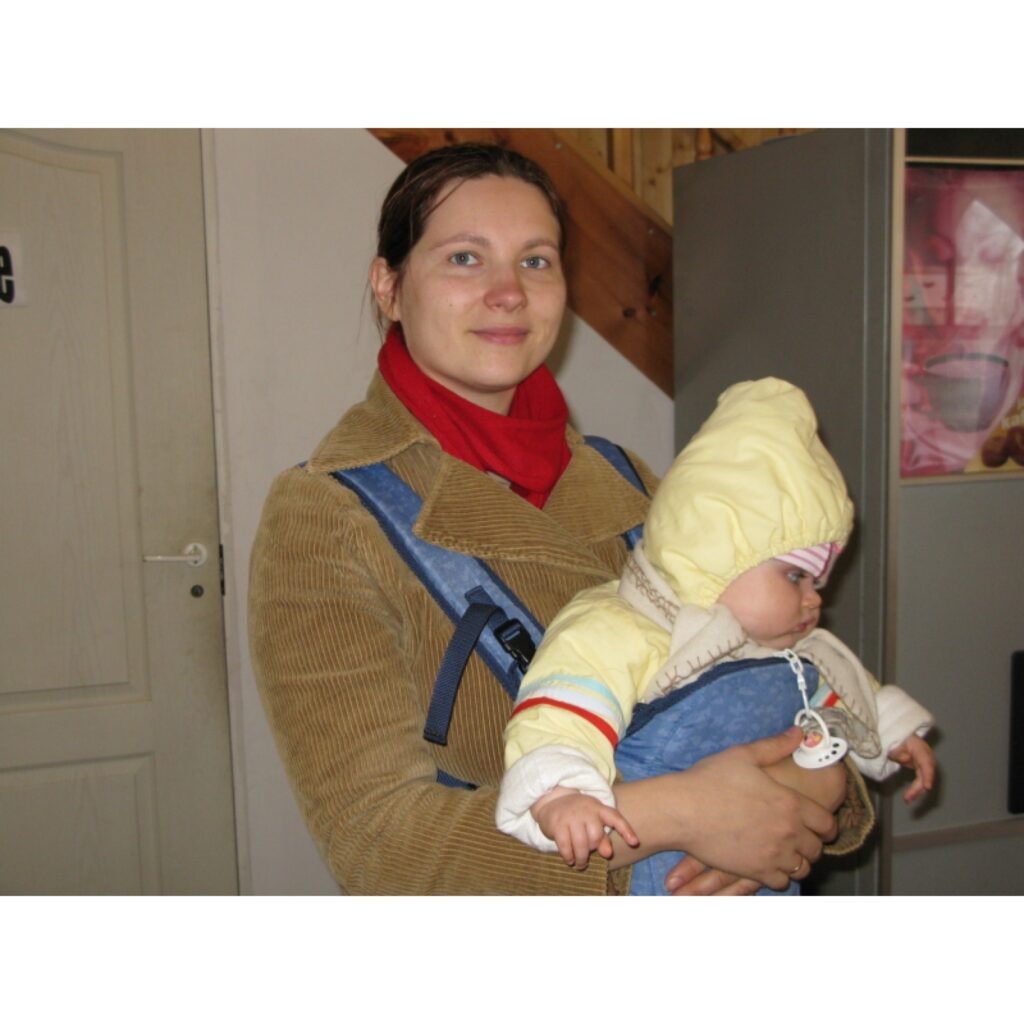 Šodien daudzi smiltenieši un pilsētas viesi izbaudīt Lieldienu noskaņojumu devās uz lauku mājām Kalbakas. Tur māju saimnieki bija parūpējušies, lai netrūktu šūpoļu un citu atrakciju, kas ļāva izklaidēties gan bērniem, gan pieaugušajiem....
Autors: Sarmīte Ozola