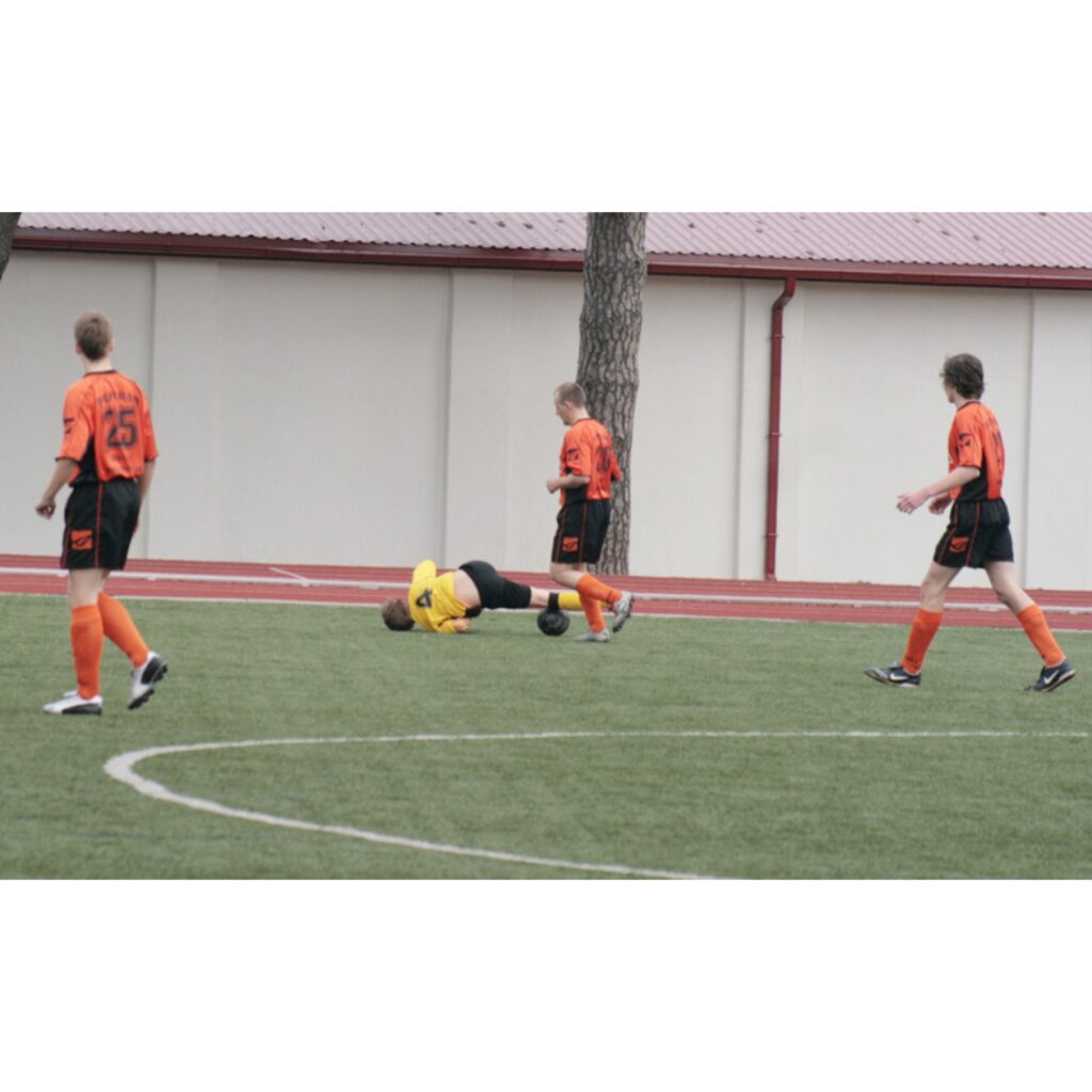 Sestdien Valkas stadionā notika FK “Valka” pavasara kausa izcīņa, kurā piedalījās četras komandas. Par balvu sacentās mājinieki, FK “Priekuļi”, FK “Valmiera” un Smiltenes BJSS “Smiltene/Abuls” komanda. Viena no centrālajām spēlēm bija...
Autors: Aldis Dubļāns