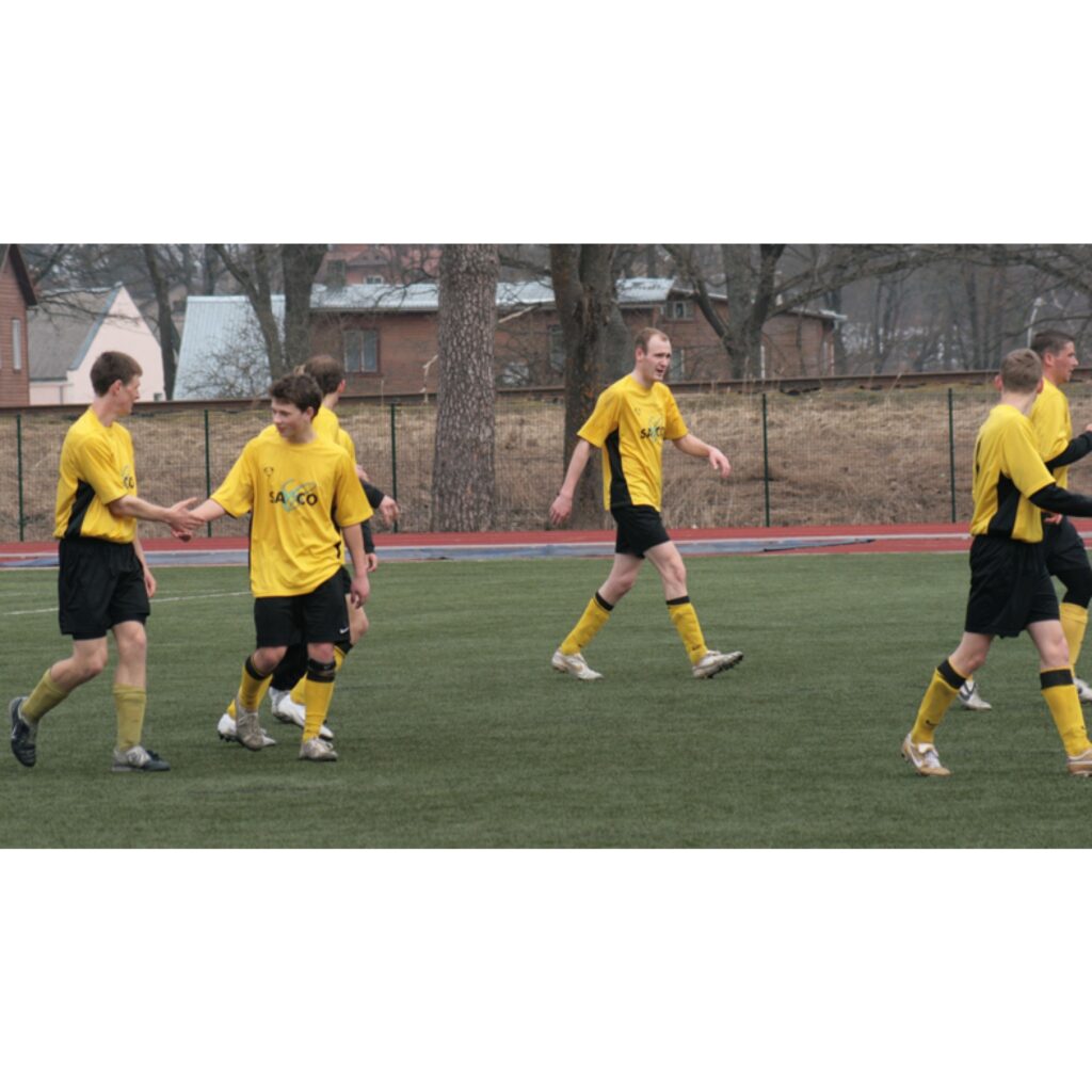 Sestdien Valkas stadionā notika FK “Valka” pavasara kausa izcīņa, kurā piedalījās četras komandas. Par balvu sacentās mājinieki, FK “Priekuļi”, FK “Valmiera” un Smiltenes BJSS “Smiltene/Abuls” komanda. Viena no centrālajām spēlēm bija...
Autors: Aldis Dubļāns