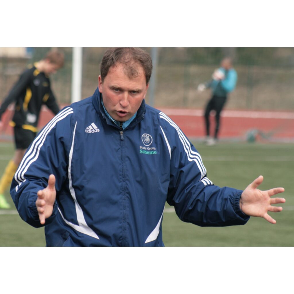 Sestdien Valkas stadionā notika FK “Valka” pavasara kausa izcīņa, kurā piedalījās četras komandas. Par balvu sacentās mājinieki, FK “Priekuļi”, FK “Valmiera” un Smiltenes BJSS “Smiltene/Abuls” komanda. Viena no centrālajām spēlēm bija...
Autors: Aldis Dubļāns