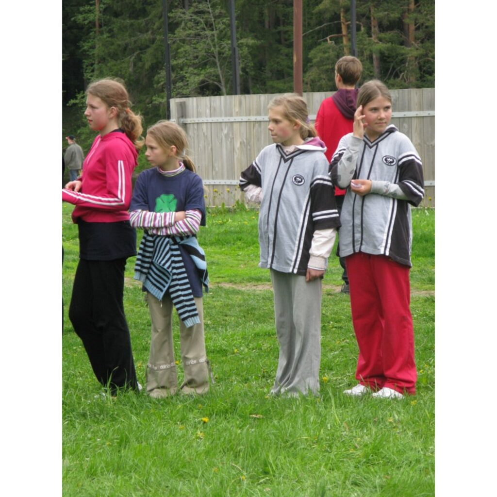 Sestdien Tepera ezera apkārtnē norisinājās 14. mazpulku sporta spēles "Ķeram vasaru", kurās piedalījās 214 mazpulcēni no visas Latvijas. Viņi sportojot iepazina pilsētas un Smiltenes pagasta skaistumu.
Autors: Santa Sinka