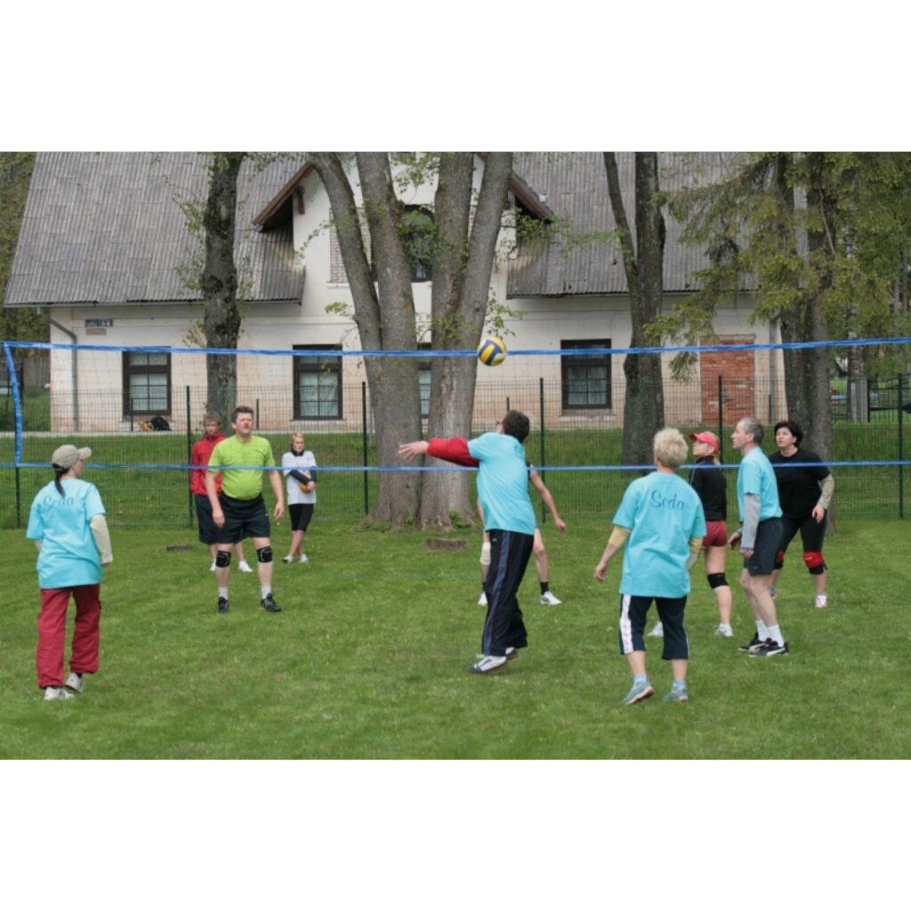 Valkas rajona pašvaldību sporta spēlēm gulbja dziesma. Neviens nevar paredzēt vai būs nākamās un, ja būs, tad kādas. Šajās spēlēs piedalījās trīs pilsētu un 10 pagastu komandas. tas ir mazāk nekā iepriekšējos gados. Cīņas sparu tas...
Autors: Aldis Dubļāns