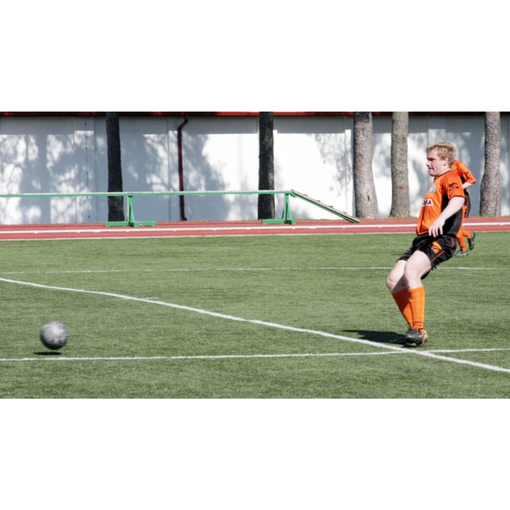 Valkas pilsētas stadionā, 3. maijā, savu pirmo spēli 2009.gada Latvijas 2. līgas čempionātā futbolā aizvadījuši FK “Valka” futbolisti.
Autors: Aldis Dubļāns