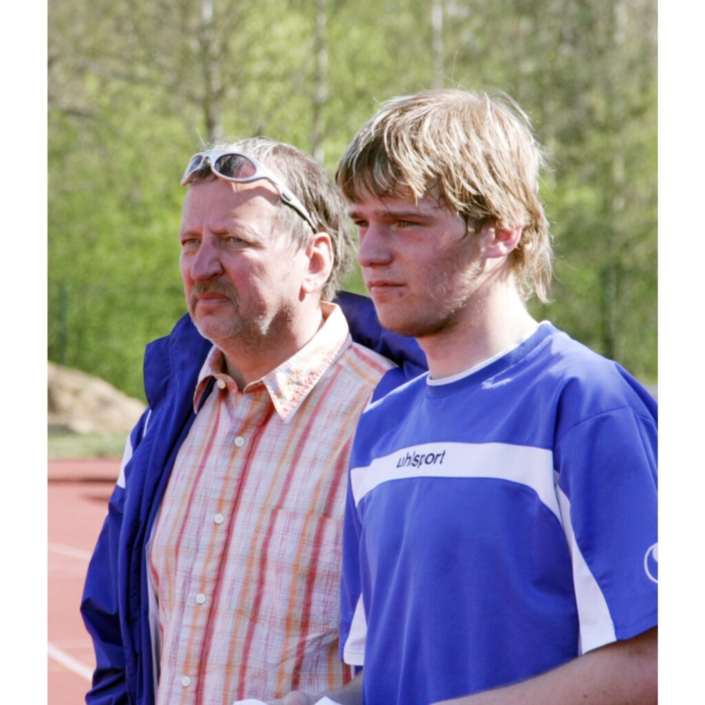 Valkas pilsētas stadionā, 3. maijā, savu pirmo spēli 2009.gada Latvijas 2. līgas čempionātā futbolā aizvadījuši FK “Valka” futbolisti.
Autors: Aldis Dubļāns