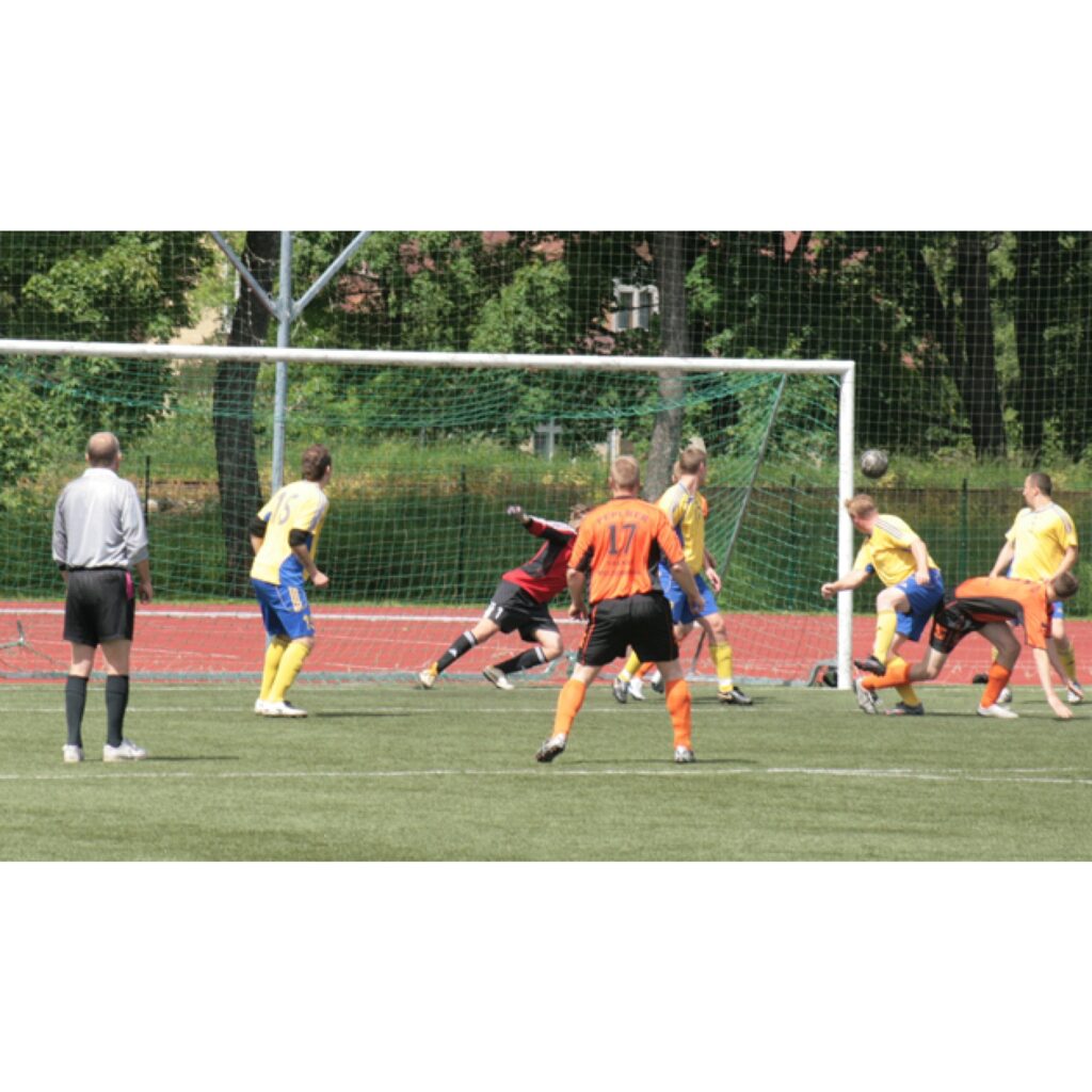 FK "Valka" futbolistiem pirmā vairāk nekā pārliecinošā uzvara pret Staiceles komandu - 5:1
Autors: Aldis Dubļāns