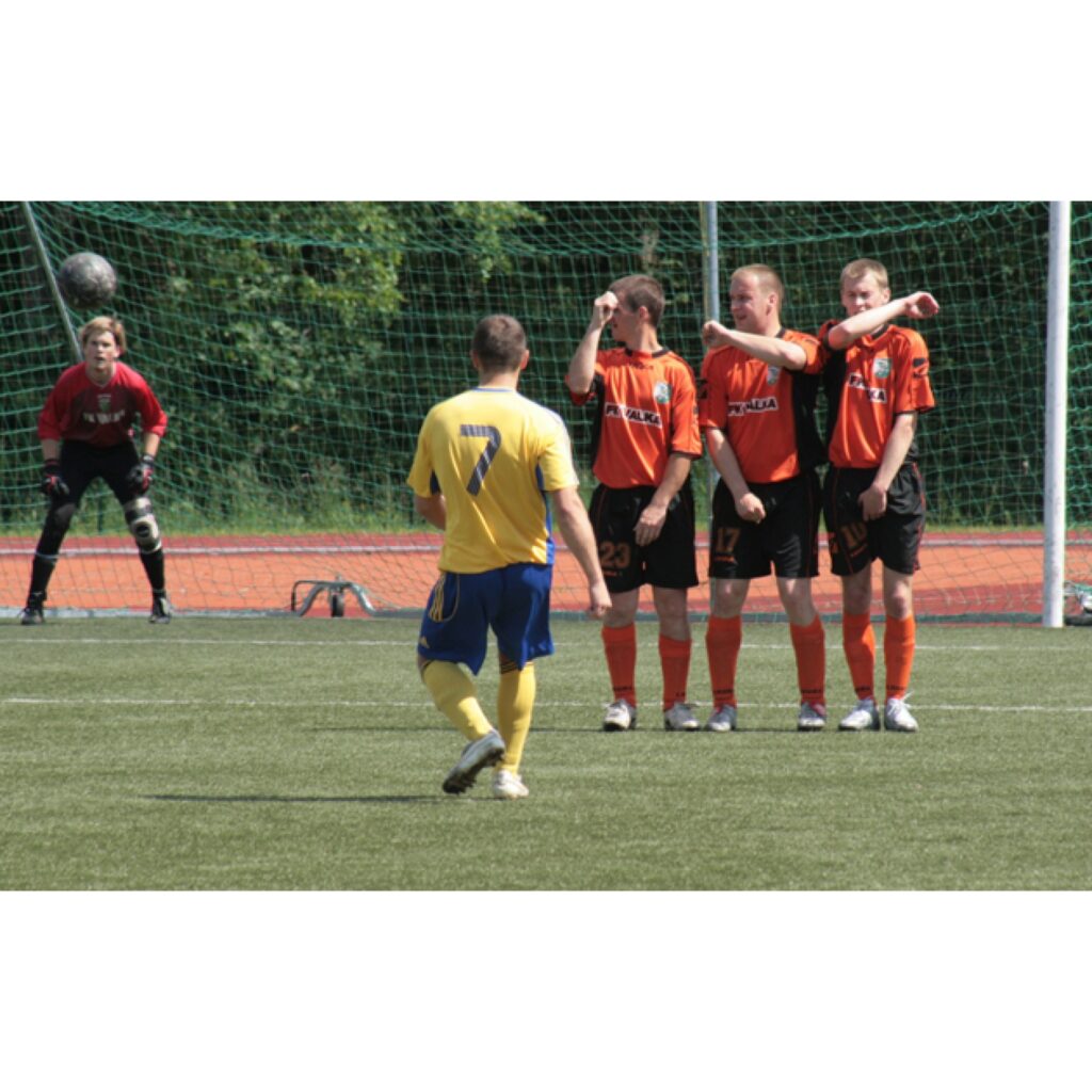 FK "Valka" futbolistiem pirmā vairāk nekā pārliecinošā uzvara pret Staiceles komandu - 5:1
Autors: Aldis Dubļāns
