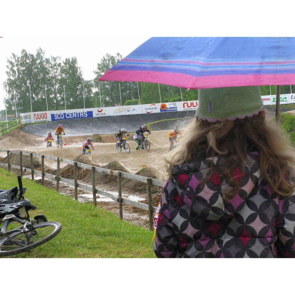 6. jūnijā Smiltenes BMX kluba „Silvas Ziķeri” un Valkas „Alko” sportisti piedalījās 21. Latvijas Nacionālā BMX čempionāta 2. posmā un Valmieras pagasta kausa izcīņā Open un Super Pro grupās. Trasē bija ko redzēt, azartiskas un dinamiskas...
Autors: Santa Sinka
