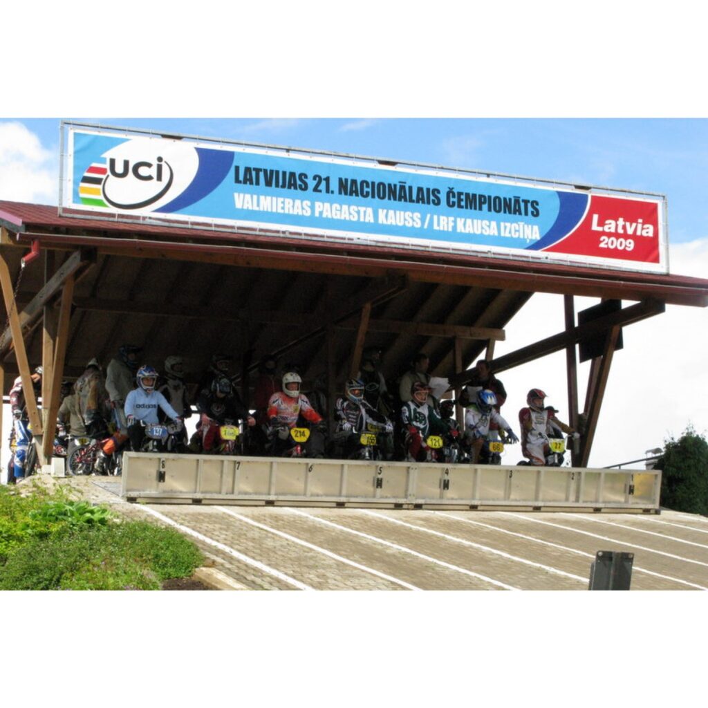 6. jūnijā Smiltenes BMX kluba „Silvas Ziķeri” un Valkas „Alko” sportisti piedalījās 21. Latvijas Nacionālā BMX čempionāta 2. posmā un Valmieras pagasta kausa izcīņā Open un Super Pro grupās. Trasē bija ko redzēt, azartiskas un dinamiskas...
Autors: Santa Sinka