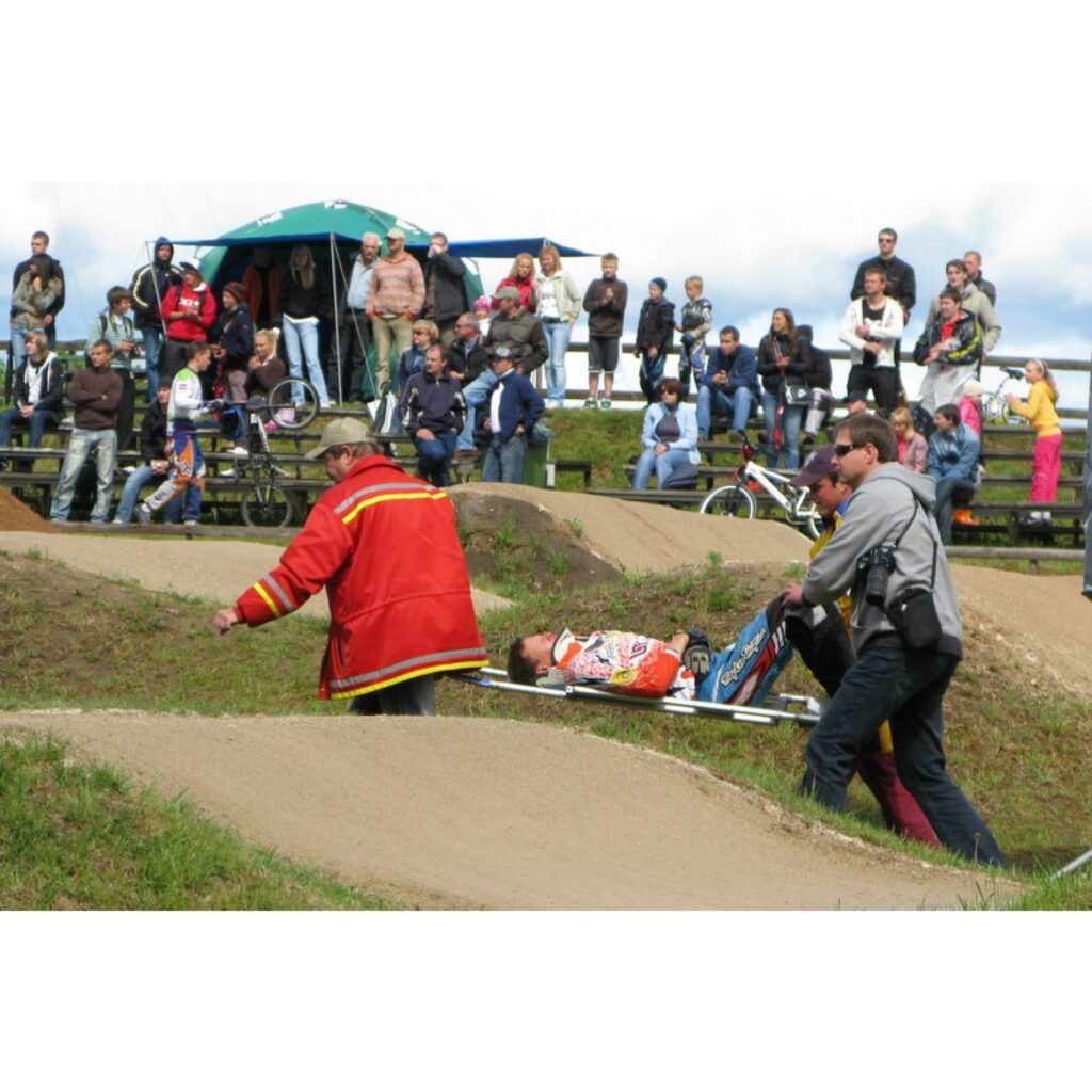 6. jūnijā Smiltenes BMX kluba „Silvas Ziķeri” un Valkas „Alko” sportisti piedalījās 21. Latvijas Nacionālā BMX čempionāta 2. posmā un Valmieras pagasta kausa izcīņā Open un Super Pro grupās. Trasē bija ko redzēt, azartiskas un dinamiskas...
Autors: Santa Sinka
