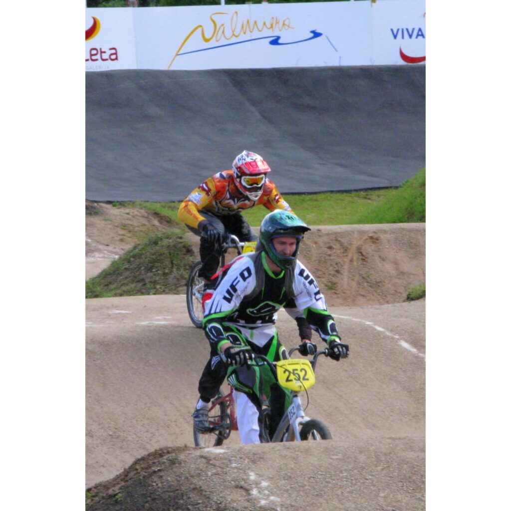 6. jūnijā Smiltenes BMX kluba „Silvas Ziķeri” un Valkas „Alko” sportisti piedalījās 21. Latvijas Nacionālā BMX čempionāta 2. posmā un Valmieras pagasta kausa izcīņā Open un Super Pro grupās. Trasē bija ko redzēt, azartiskas un dinamiskas...
Autors: Santa Sinka