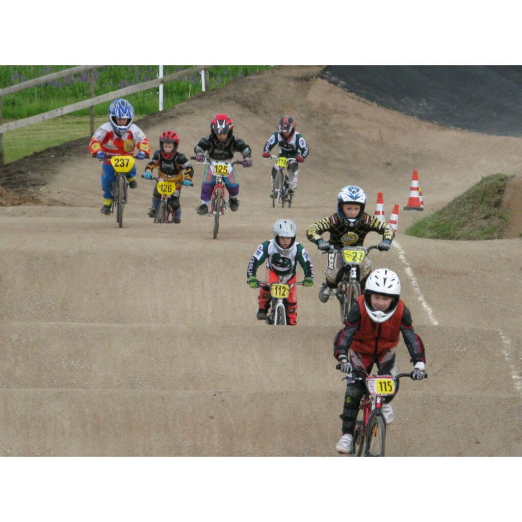 6. jūnijā Smiltenes BMX kluba „Silvas Ziķeri” un Valkas „Alko” sportisti piedalījās 21. Latvijas Nacionālā BMX čempionāta 2. posmā un Valmieras pagasta kausa izcīņā Open un Super Pro grupās. Trasē bija ko redzēt, azartiskas un dinamiskas...
Autors: Santa Sinka