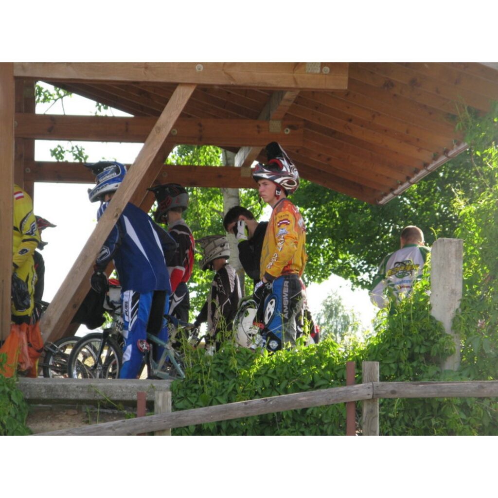 6. jūnijā Smiltenes BMX kluba „Silvas Ziķeri” un Valkas „Alko” sportisti piedalījās 21. Latvijas Nacionālā BMX čempionāta 2. posmā un Valmieras pagasta kausa izcīņā Open un Super Pro grupās. Trasē bija ko redzēt, azartiskas un dinamiskas...
Autors: Santa Sinka