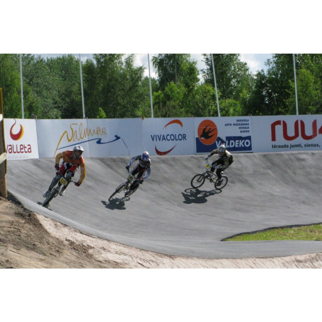 6. jūnijā Smiltenes BMX kluba „Silvas Ziķeri” un Valkas „Alko” sportisti piedalījās 21. Latvijas Nacionālā BMX čempionāta 2. posmā un Valmieras pagasta kausa izcīņā Open un Super Pro grupās. Trasē bija ko redzēt, azartiskas un dinamiskas...
Autors: Santa Sinka
