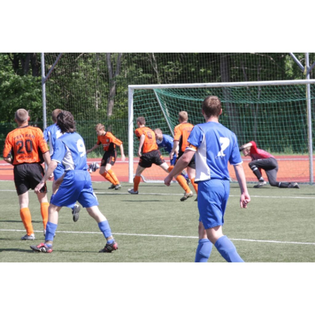 Vidzemes 2. līgas čempionātā FK "Valka" ir guvusi uzvaru pār FK "Upesciems" - 2:1. Pēc visām iepriekšējām neveiksmēm šī uzvara vieš cerības, jo pretinieki ir pērnā gada vicečempioni.
Autors: Aldis Dubļāns