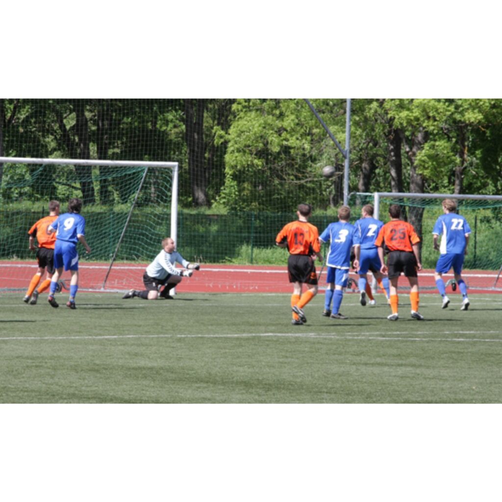 Vidzemes 2. līgas čempionātā FK "Valka" ir guvusi uzvaru pār FK "Upesciems" - 2:1. Pēc visām iepriekšējām neveiksmēm šī uzvara vieš cerības, jo pretinieki ir pērnā gada vicečempioni.
Autors: Aldis Dubļāns