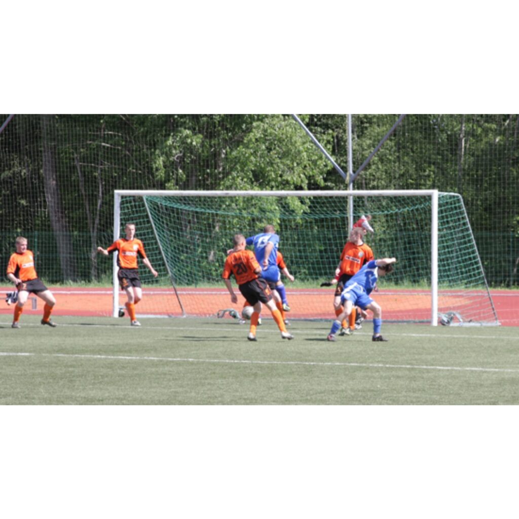 Vidzemes 2. līgas čempionātā FK "Valka" ir guvusi uzvaru pār FK "Upesciems" - 2:1. Pēc visām iepriekšējām neveiksmēm šī uzvara vieš cerības, jo pretinieki ir pērnā gada vicečempioni.
Autors: Aldis Dubļāns